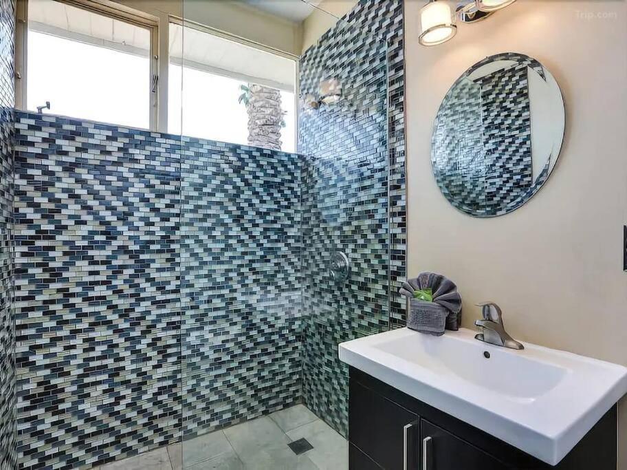 Serene 4 Bed 3 Bath Heated Pool Natural Backyard Heart Of Παλμ Σπρινγκς Εξωτερικό φωτογραφία